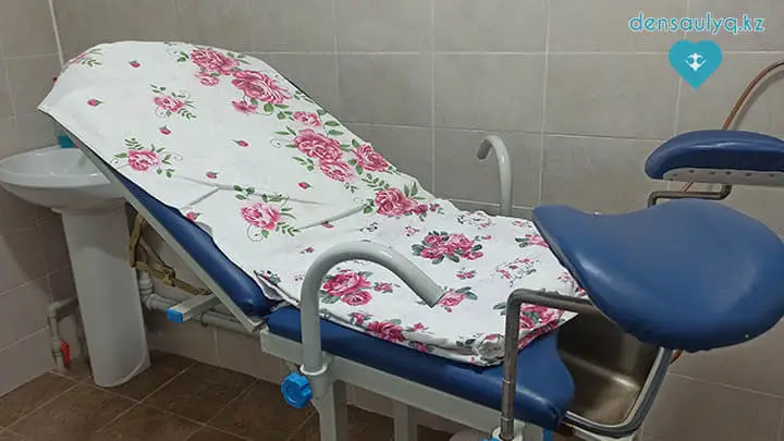 Лечебный корпус санатория Дархан Сарыагаш. Стол гинеколога